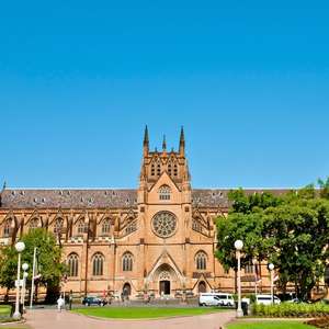 Visit Sydney from a Hop-On Hop-Off sightseeing bus – Explore landmarks and attractions in 2025 Hop on the open-top bus in Sydney, Australia – Discover top attractions, monuments, and hidden gems with a hop-on hop-off tour in 2025