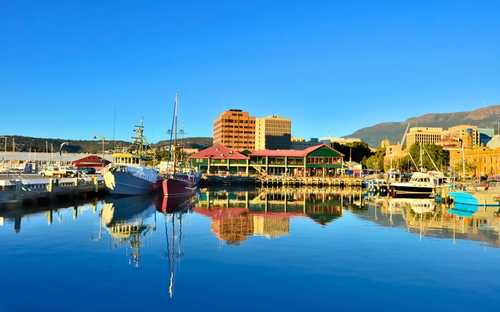 Hobart Sightseeing Bus Tour Hobart harbor open-top sightseeing bus